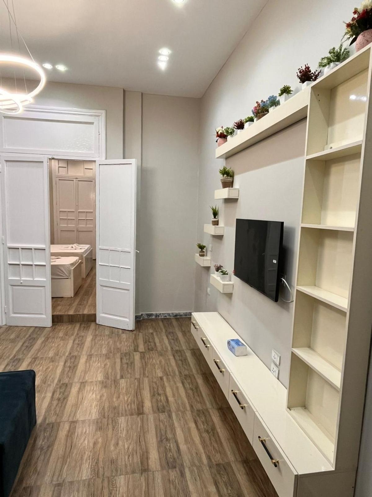 Charming With Italian Architectural Style Daire