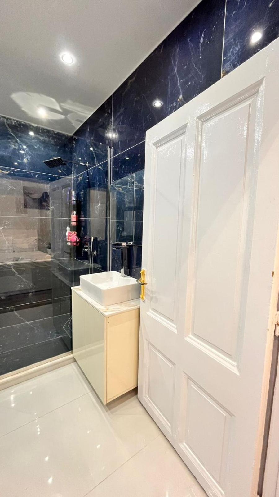 Charming With Italian Architectural Style Daire Kahire